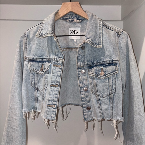 Zara Cropped Denim Jacket XS Light Wash Fitted Classic Jean Jacket - Picture 2 of 6